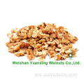 Kepingan kernel walnut dari yang boleh dipercayai